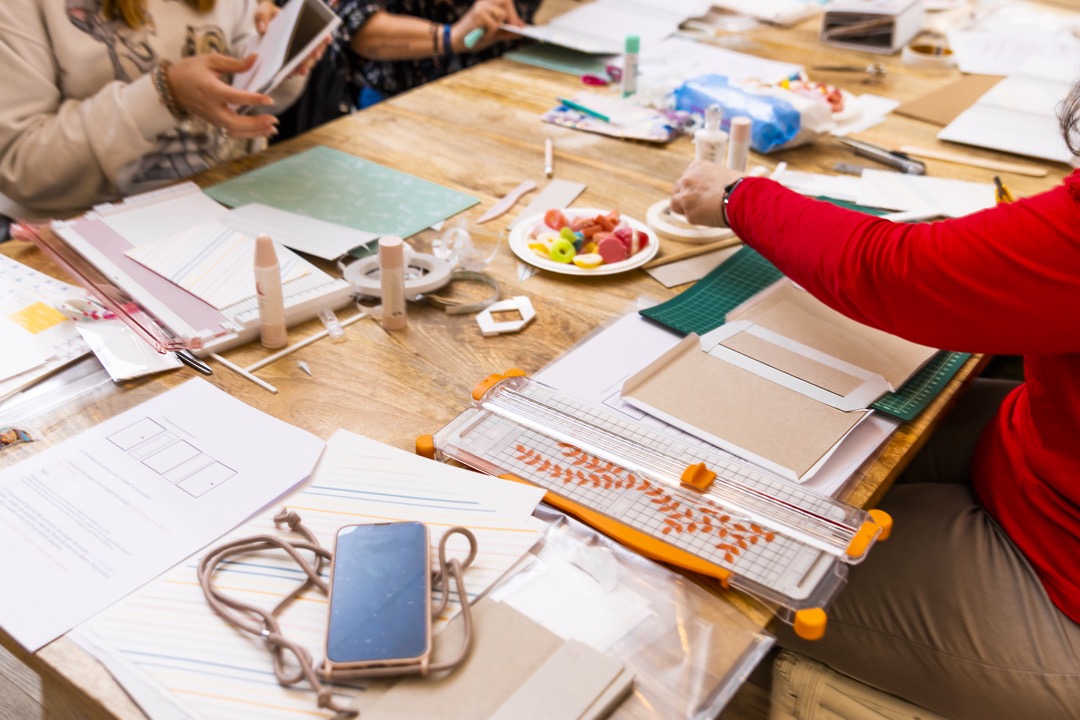 Scraping booking in a big group on the table